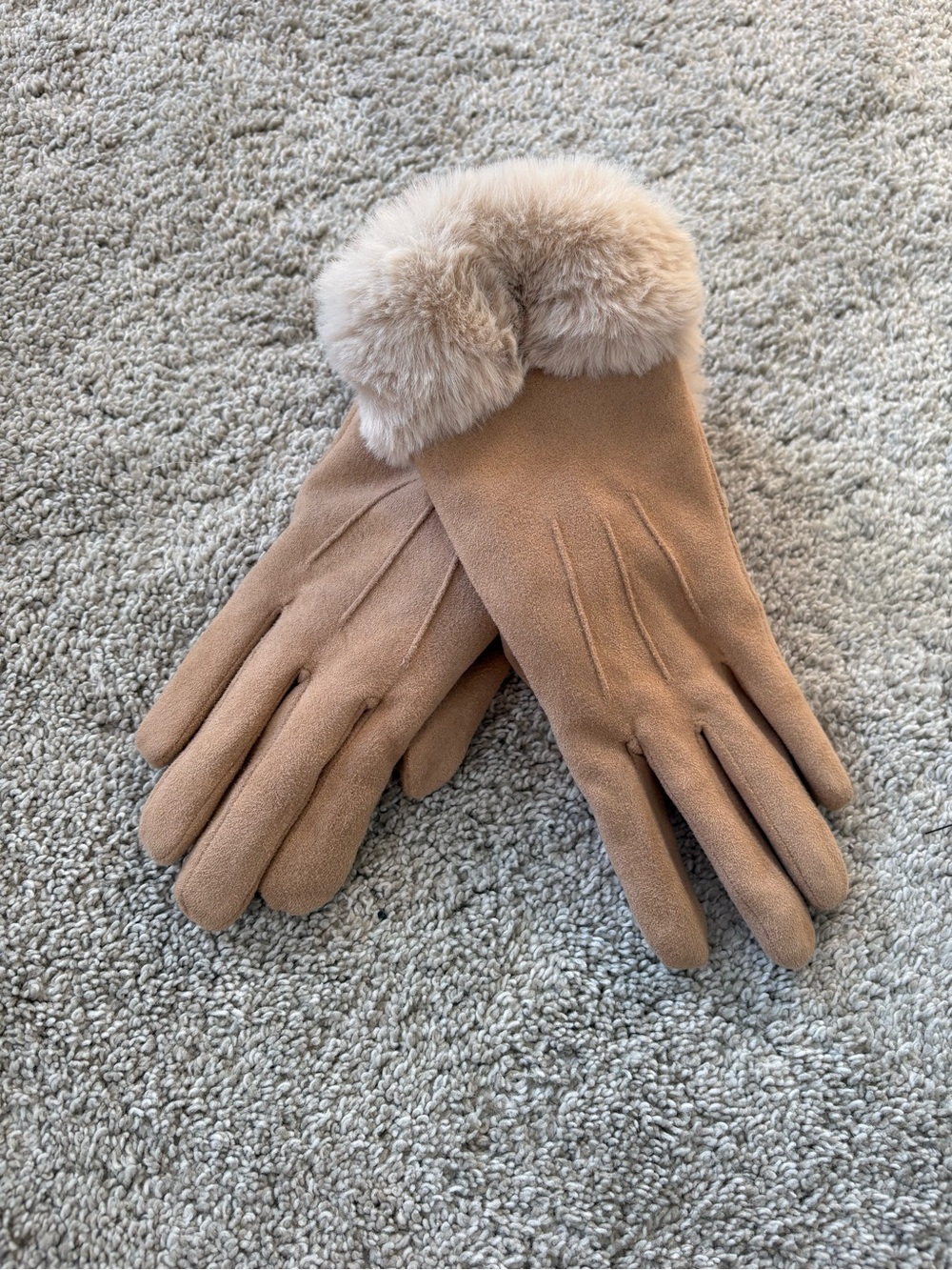 Luxury Faux Fur Cuff Suede Gloves - Tan